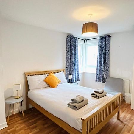 Modern Spacious Retreat Full Fibre Wi-Fi & Free Parking เอดินบะระ ภายนอก รูปภาพ