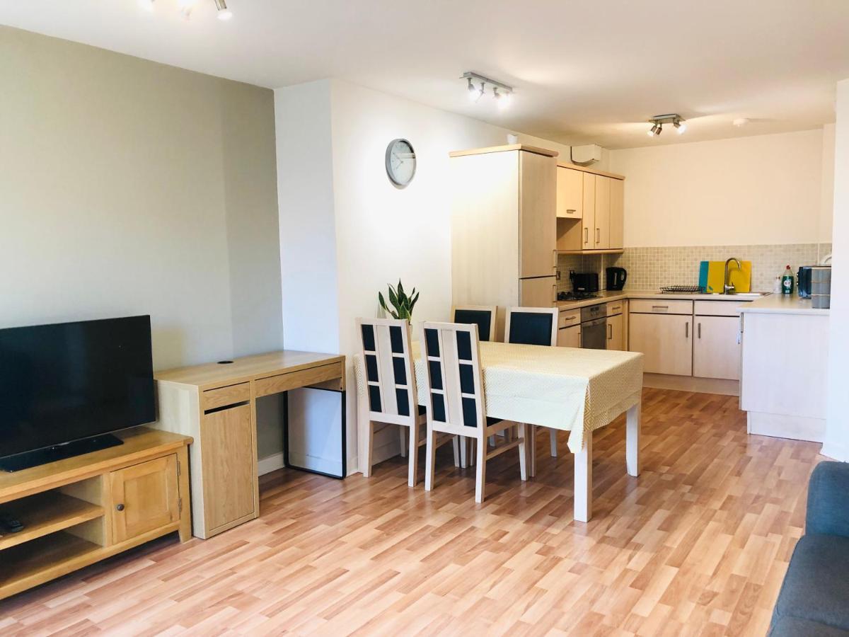 Modern Spacious Retreat Full Fibre Wi-Fi & Free Parking เอดินบะระ ภายนอก รูปภาพ