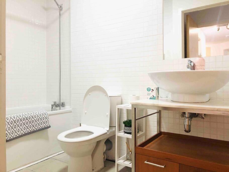 Modern Spacious Retreat Full Fibre Wi-Fi & Free Parking เอดินบะระ ภายนอก รูปภาพ