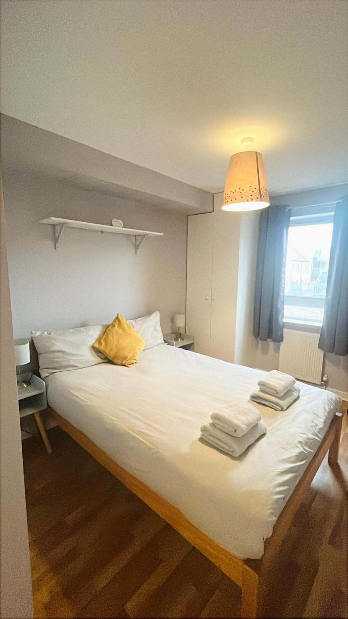 Modern Spacious Retreat Full Fibre Wi-Fi & Free Parking เอดินบะระ ภายนอก รูปภาพ