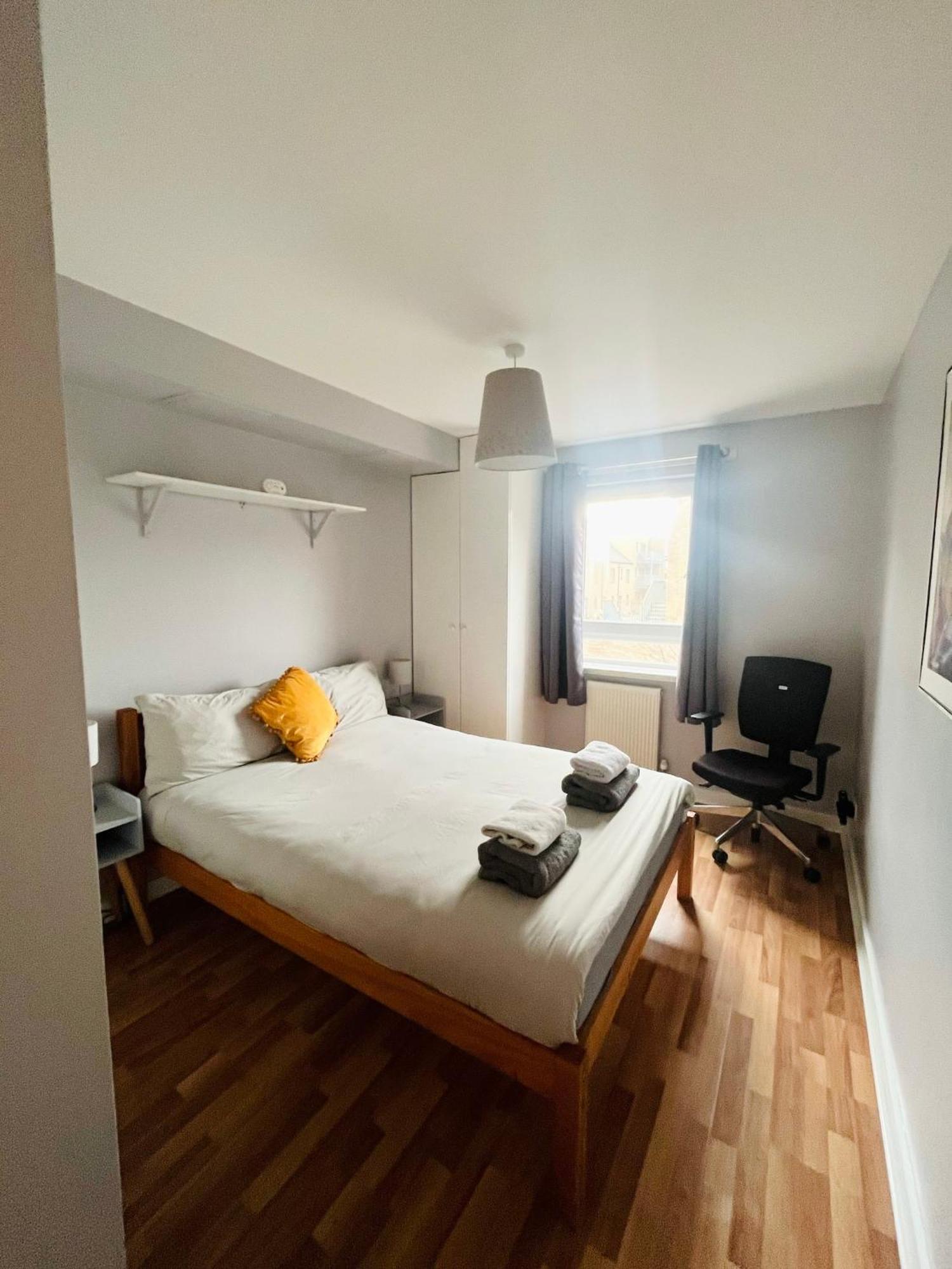 Modern Spacious Retreat Full Fibre Wi-Fi & Free Parking เอดินบะระ ภายนอก รูปภาพ